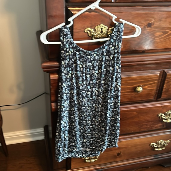 Set of two ladies tank tops - Picture 5 of 5